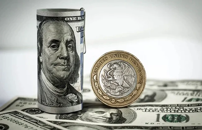 Registra peso su peor desempeño en 7 meses