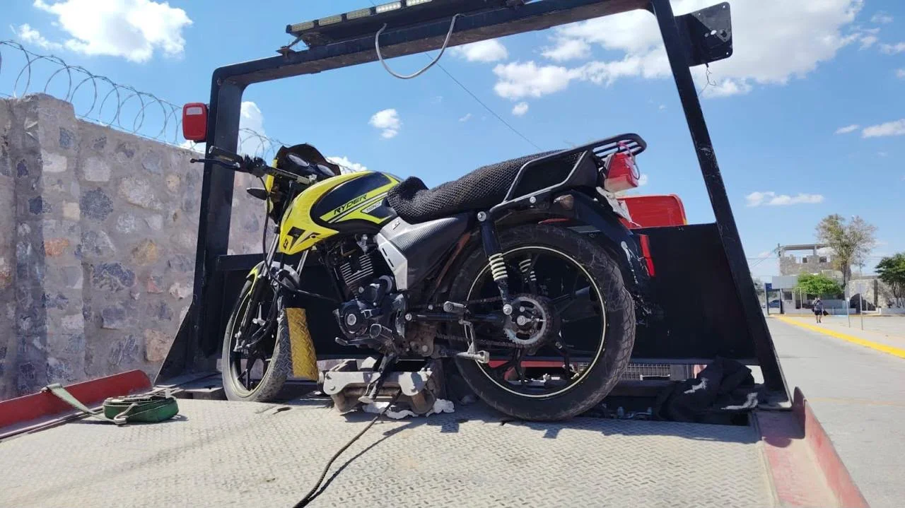 Recupera Policía Municipal motocicleta con reporte de robo en sector Villas Universidad de Torreón