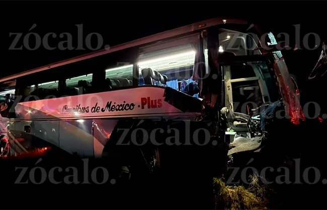 Choque de autobús contra tráiler deja cinco lesionados en carretera Torreón-Saltillo