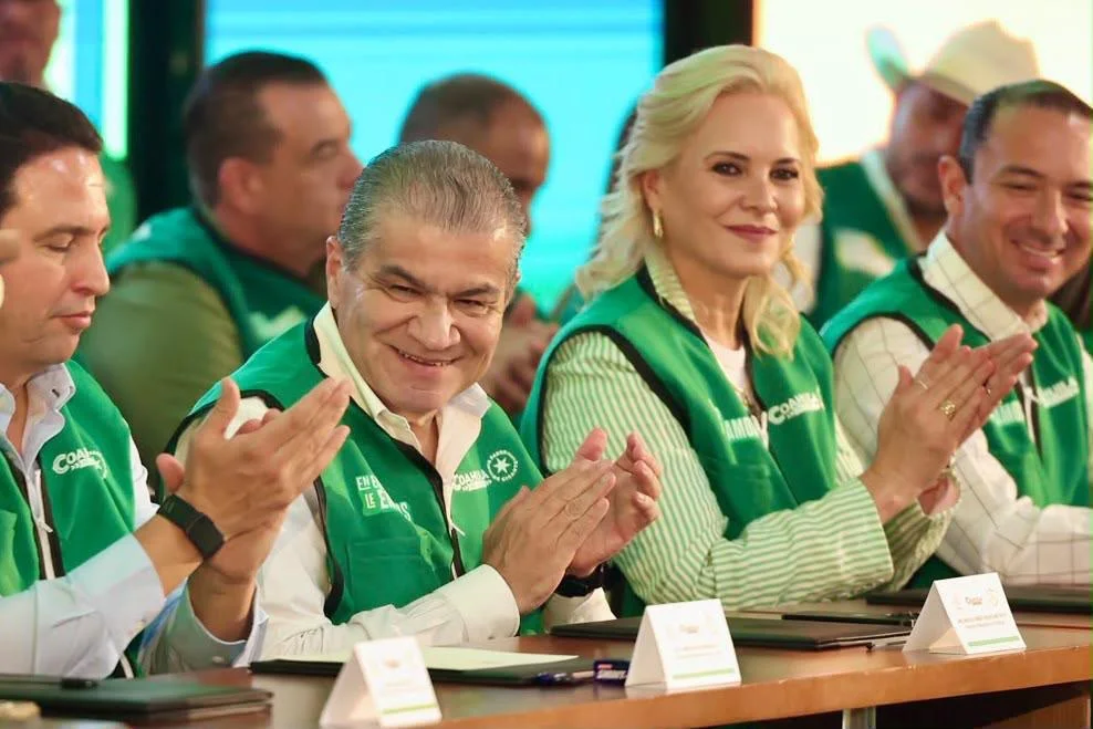 Miguel Riquelme se suma a estrategia estatal para mejorar colonias de Torreón