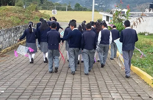 Un menor pierde la vida por aparente infarto en escuela de Edomex