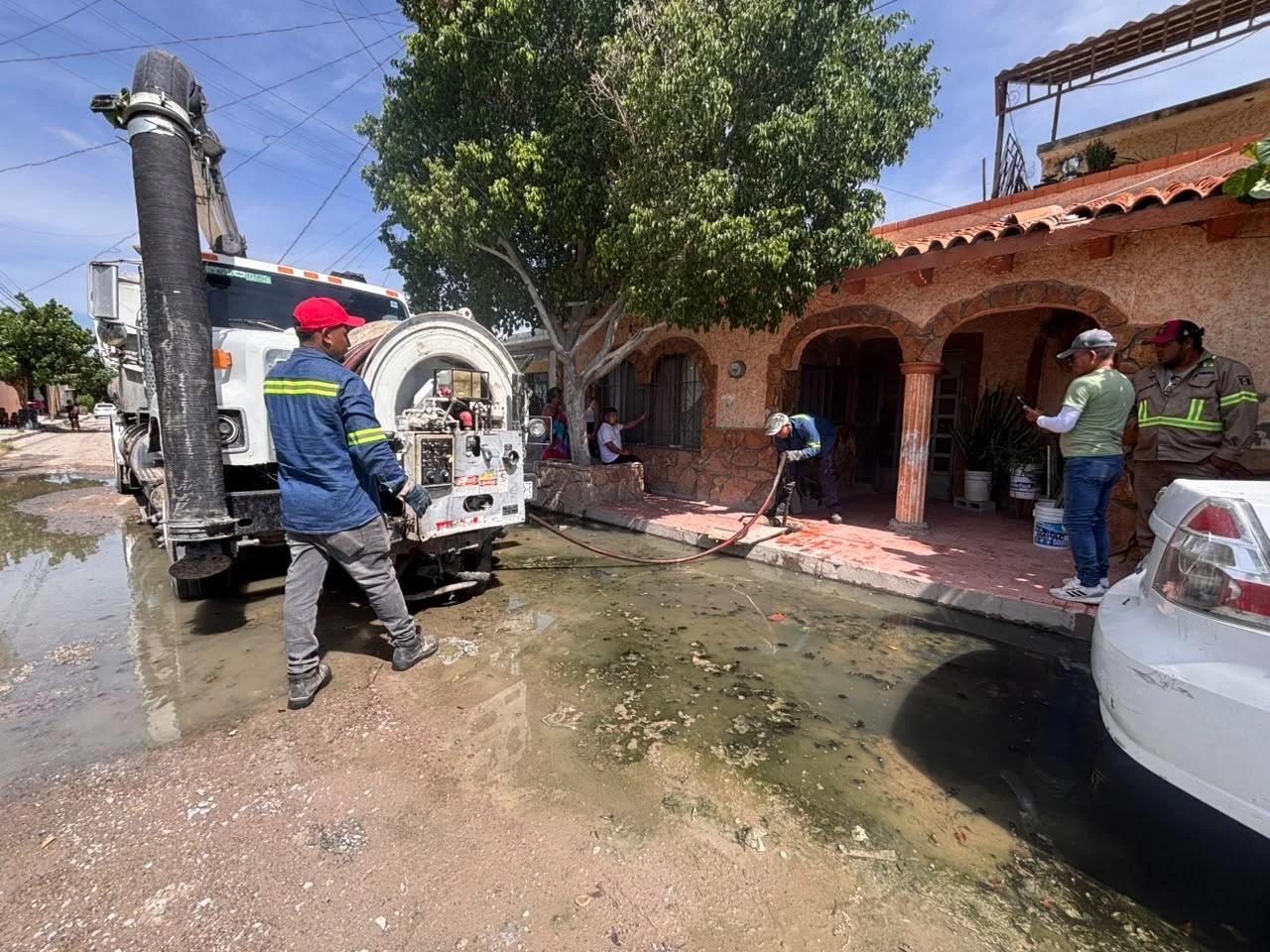 Simas intensifica trabajos de sondeo y desazolve en distintos sectores de Torreón