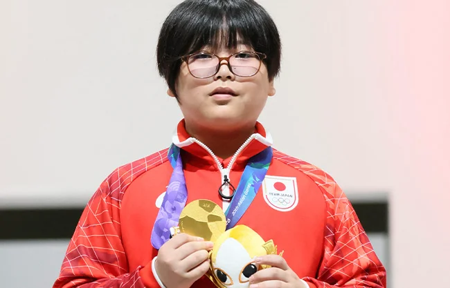 Con solo 11 años, niño japonés aplasta a gamers adultos y hace historia en los Juegos Asiáticos