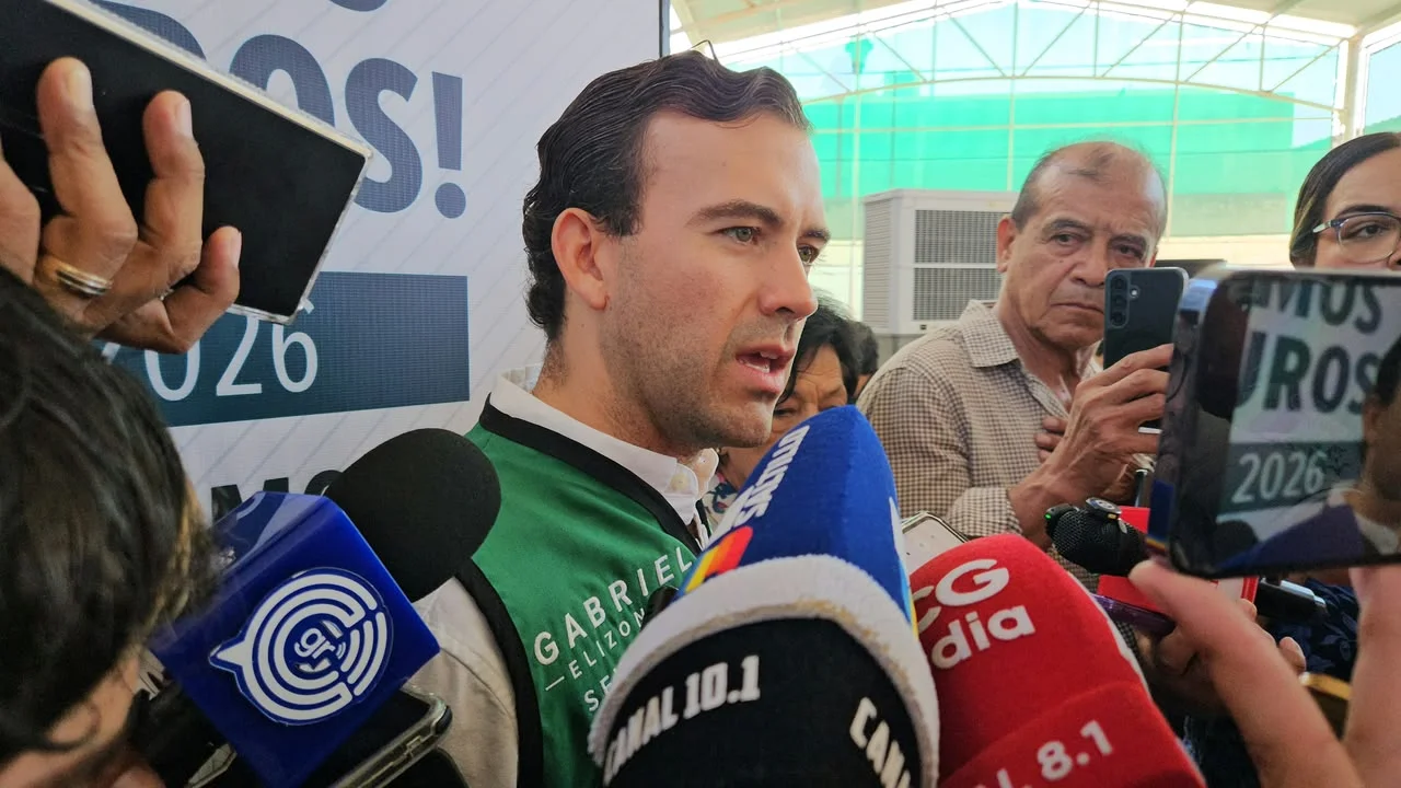 “La libertad de expresión se tiene que respetar”: Gabriel Elizondo se pronuncia contra la llamada “Ley Antimemes”