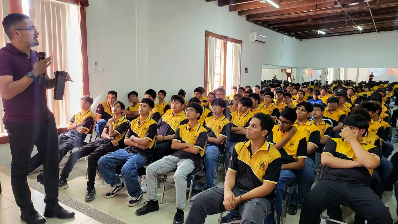 Más de mil jóvenes participan en jornadas para prevenir la violencia en Torreón