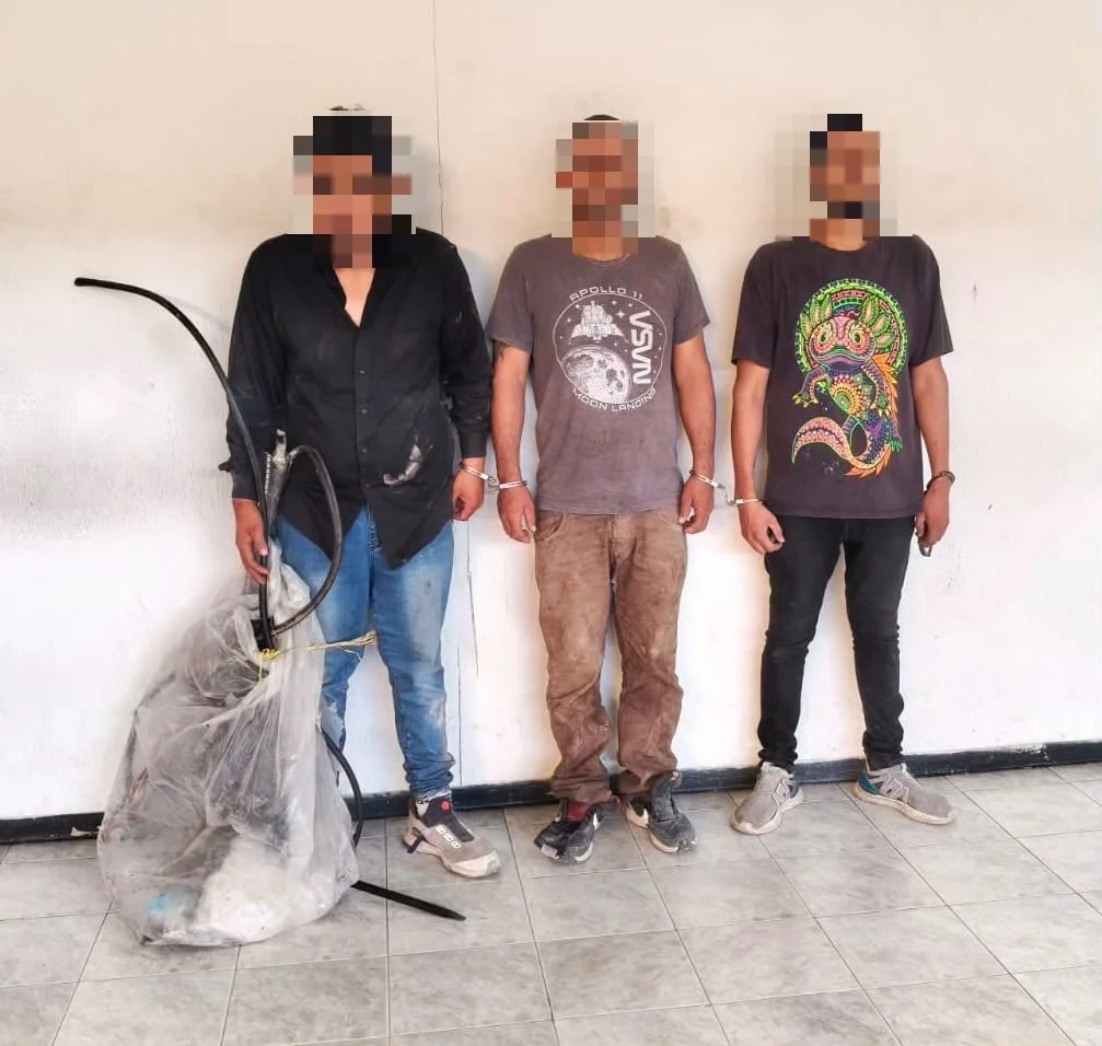 Detienen a tres hombres por robo de cable en colonia Joyas de Torreón