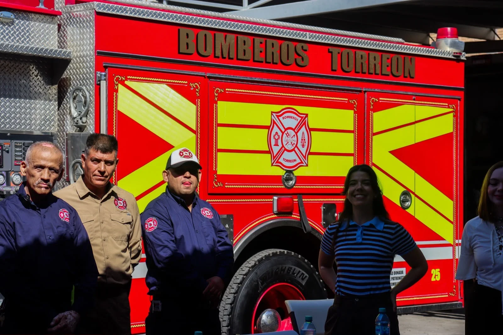Bomberos de Torreón reciben más de 90 mil pesos para equipamiento y capacitación