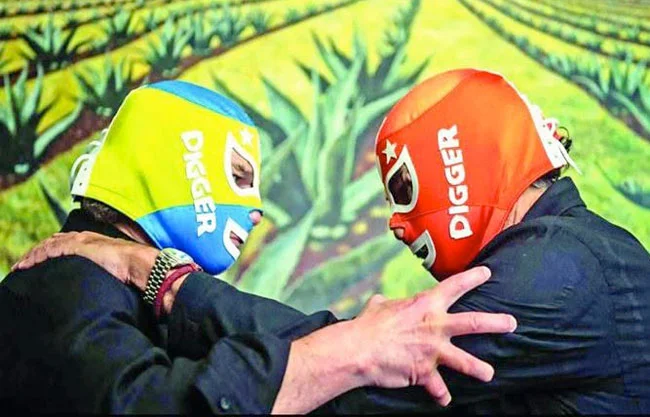 Tom Cruise y Alejandro G. Iñárritu sorprenden al posar con máscaras de lucha libre en México
