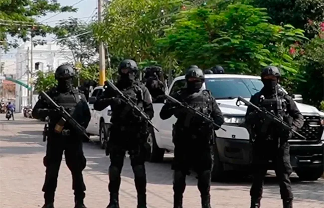 Van a control de confianza 110 policías de Juchitán; fuerzas federales refuerzan vigilancia
