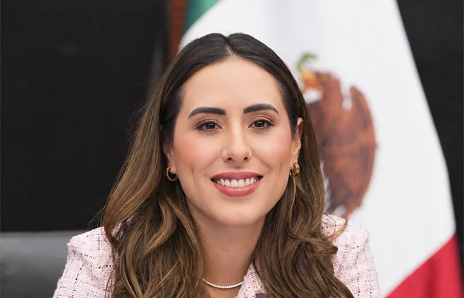 Solicita licencia la senadora Cecilia Guadiana