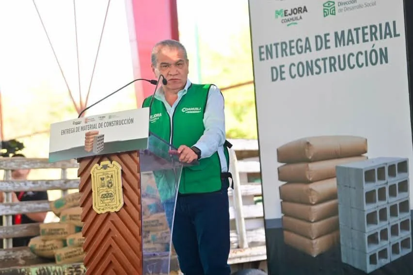 Más de 6 mil familias reciben apoyo para mejorar sus viviendas: alcalde Miguel Riquelme