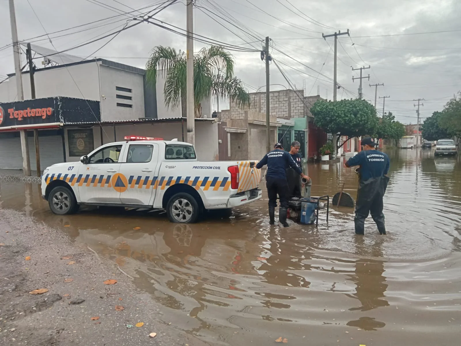 Municipio de Torreón mantiene operativo por lluvias y refuerza acciones de desagüe