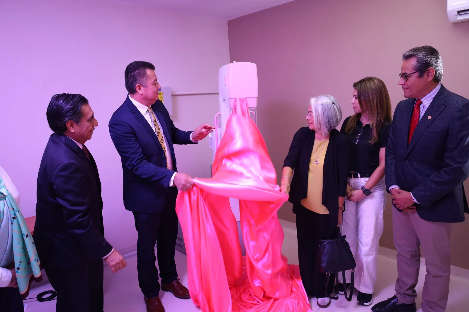 Mujeres Salvando Mujeres incorpora mastógrafo para agilizar detección de cáncer de mama