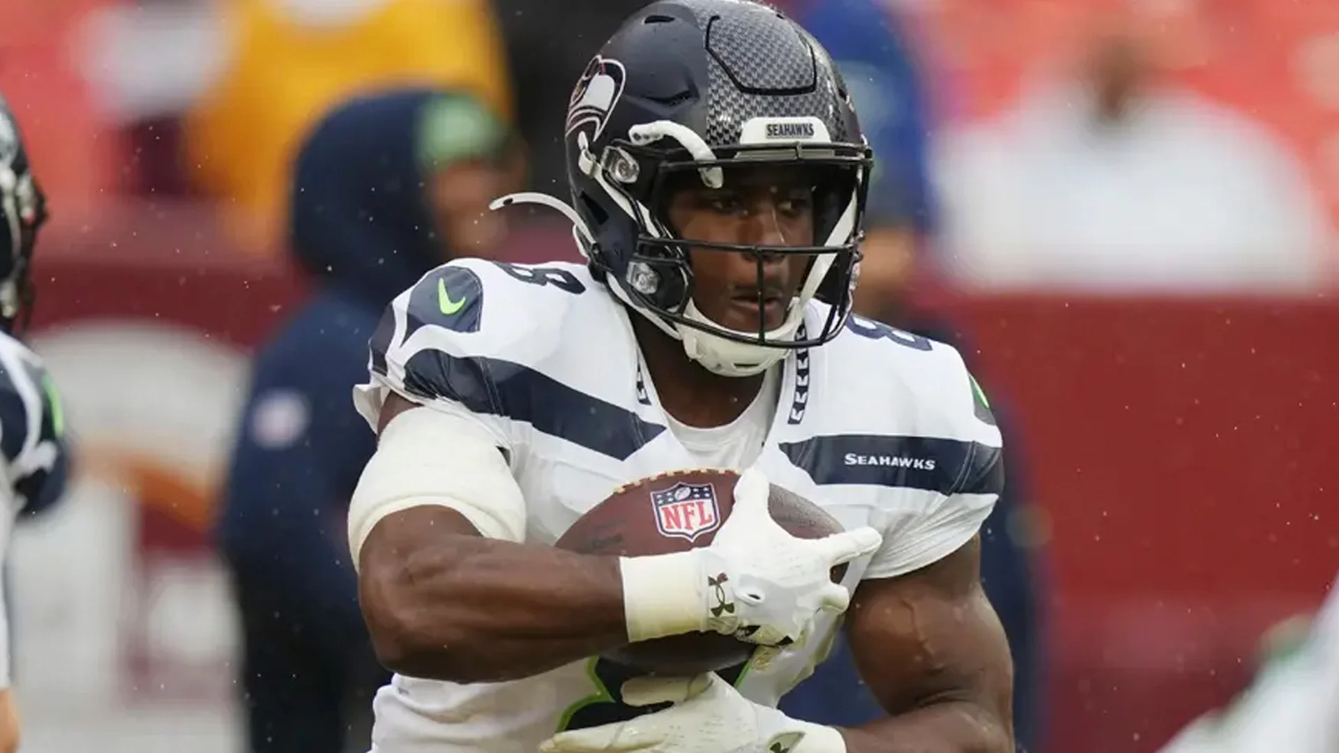 Baja para Seattle: Seahawks colocan al corredor Jadarian Price en la lista de lesionados