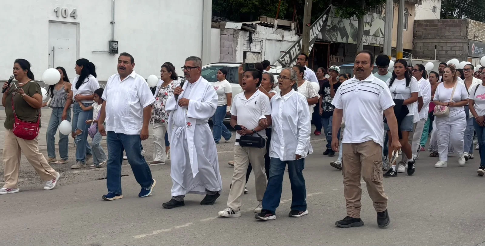 ”Nos duele a toda la comunidad” habitantes del ejido La Unión marchan por la paz en Torreón