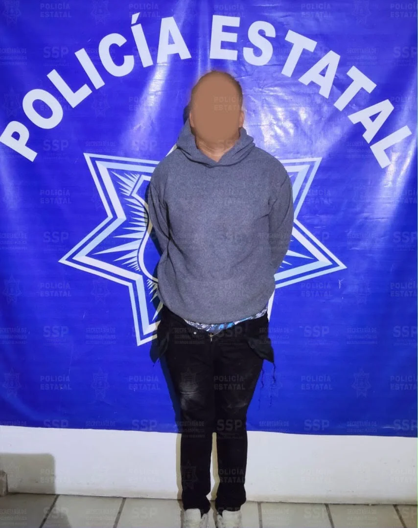 Policía Estatal detiene a pareja a bordo de vehículo con reporte de robo en Gómez Palacio