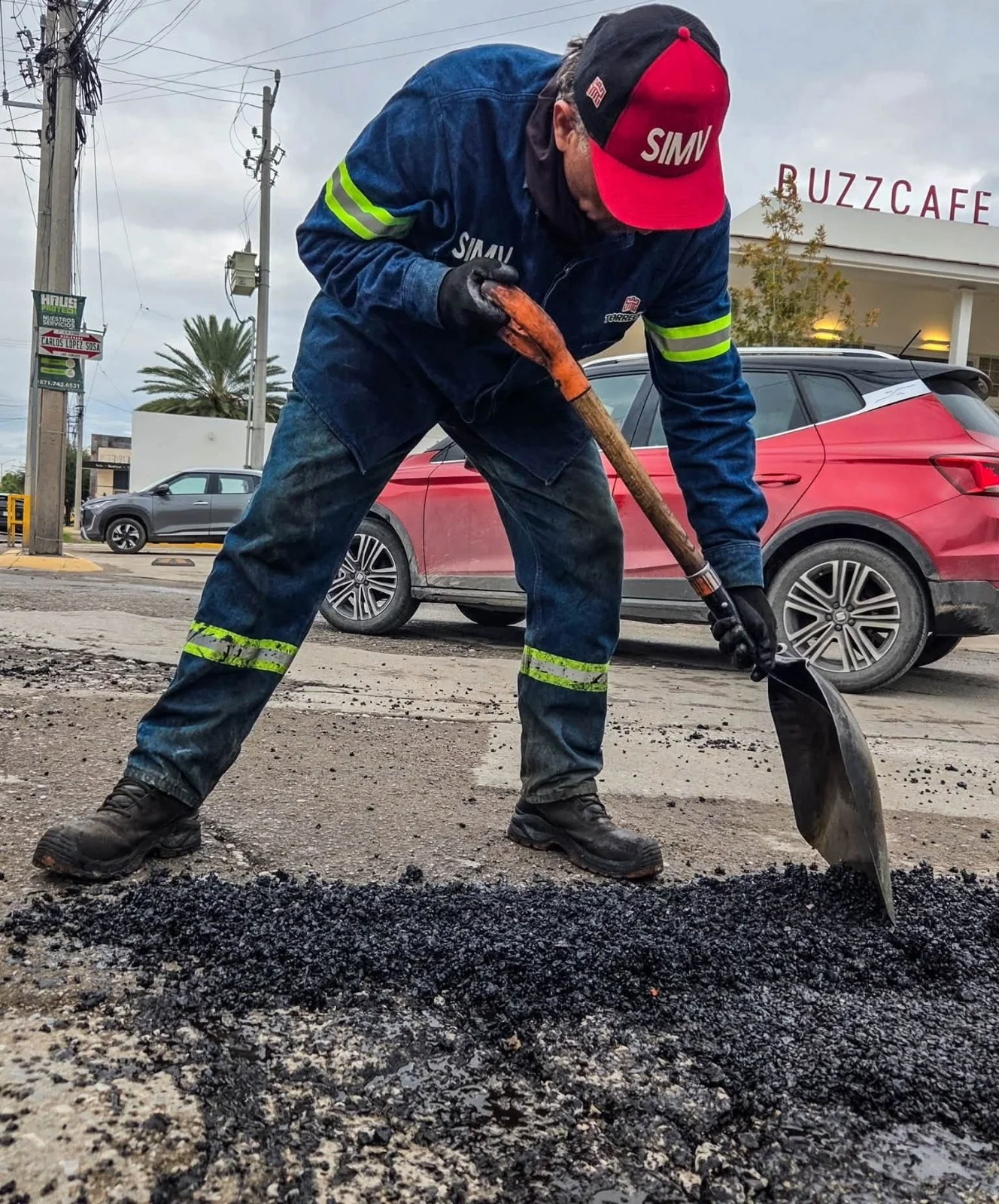Alcalde Miguel Ángel Riquelme instruye reforzar bacheo tras daños por las lluvias
