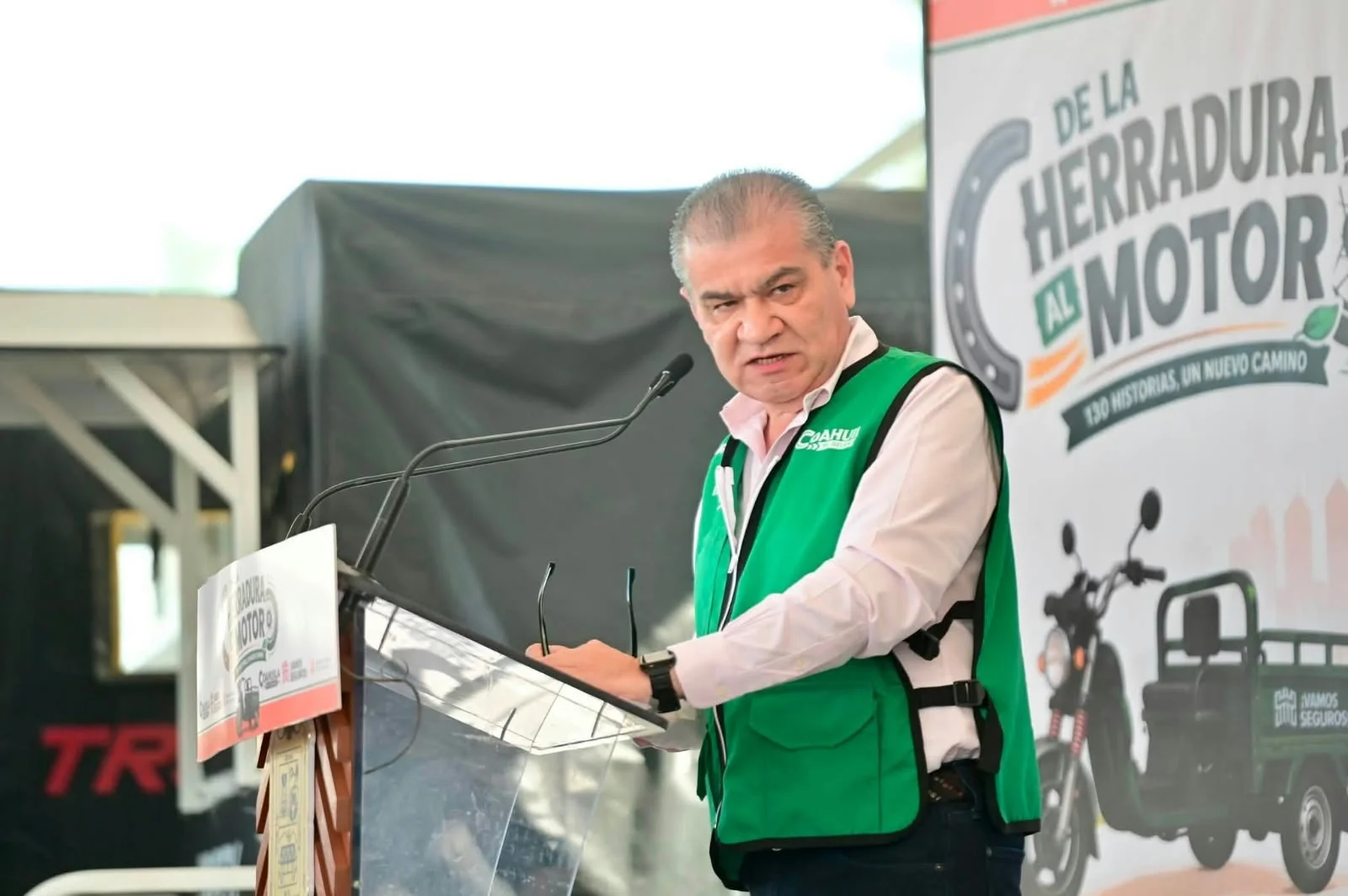 Alcalde anuncia entrega de 30 motocarros más para sustituir vehículos de tracción animal