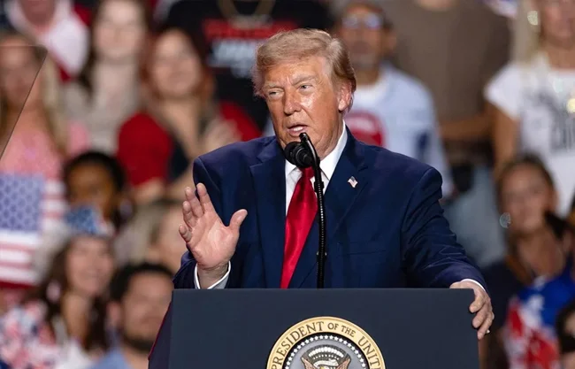 Trump dice que no atacará Irán antes de las elecciones y confirma contactos productivos