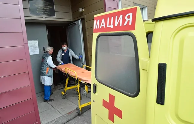 Rusia descarta 'patología infecciosa' tras vigilar a contactos de empleada fallecida
