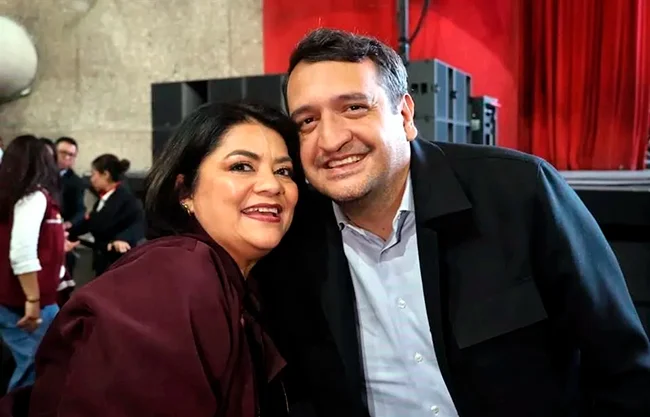 Sobrina de AMLO presume foto con Andy López Beltrán en medio de señalamientos