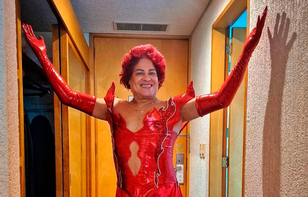 ‘Nos dan hotel’: Pimpinela Escarlata confiesa romance con luchador casado en La Granja VIP