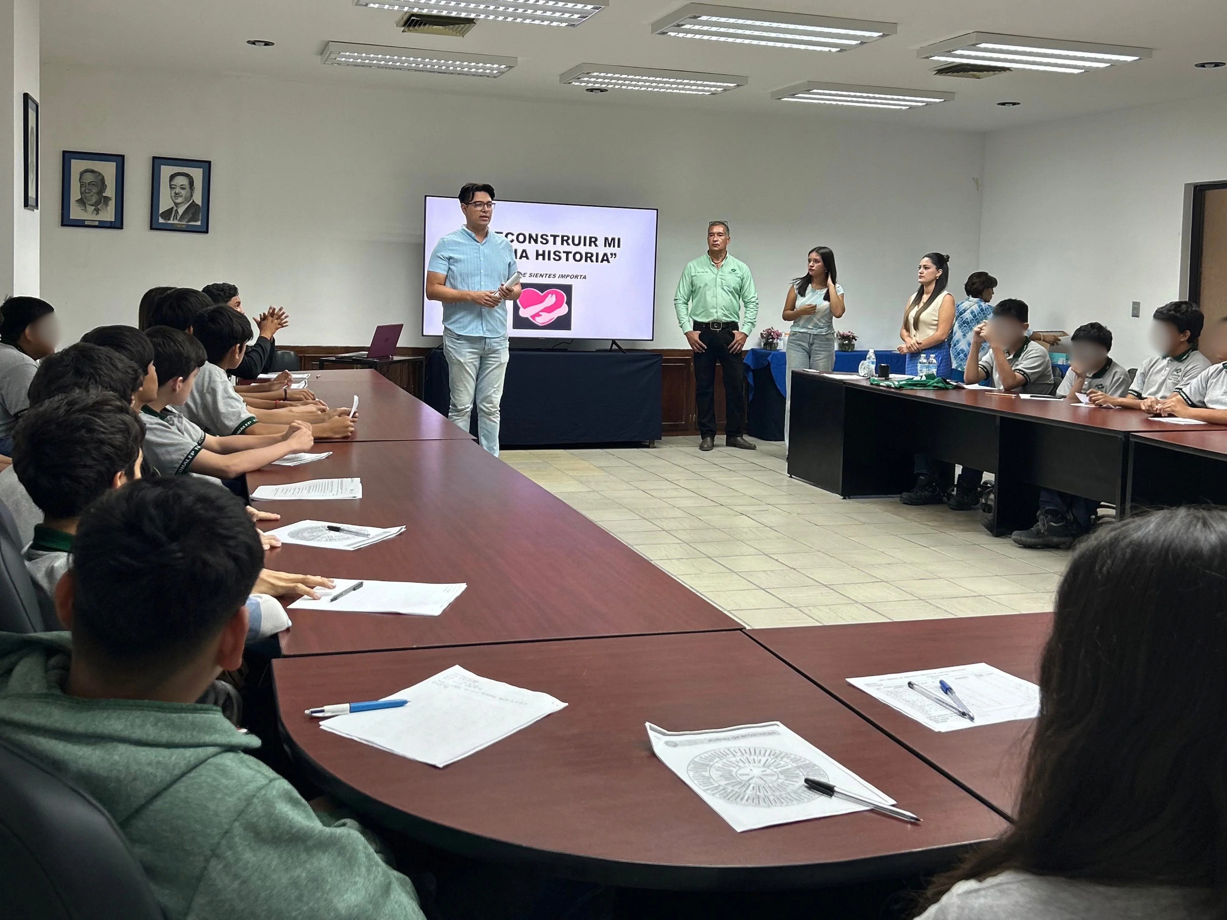 Abordan manejo de emociones y autoestima en charla por el Día Mundial de la Salud Mental