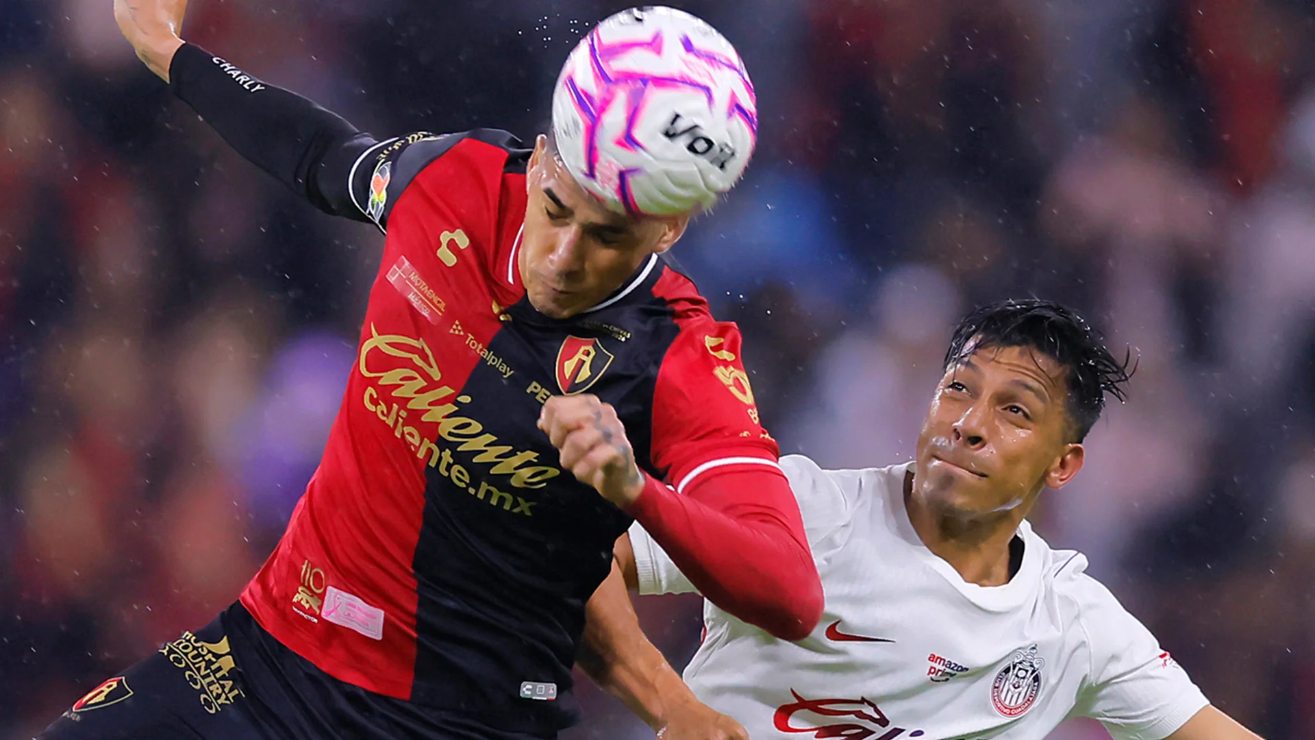 ¡Dramático rescate! Chivas le arrebata la victoria al Atlas en el Clásico Tapatío