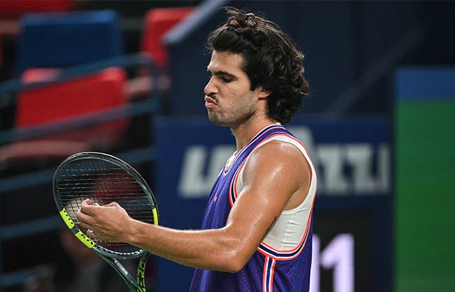 Carlos Alcaraz se despide del Masters 1000 de Shanghái tras inesperada derrota