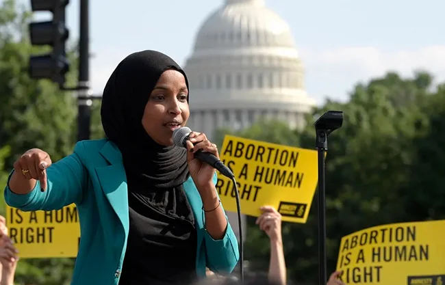 'No me silenciarán': Congresista demócrata tras registrar el Gobierno Trump su casa