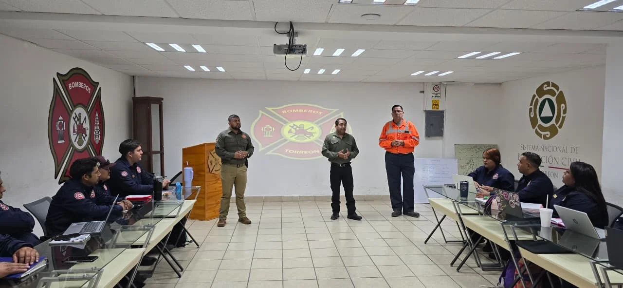 Bomberos de Torreón se capacitan para atender emergencias con materiales peligrosos