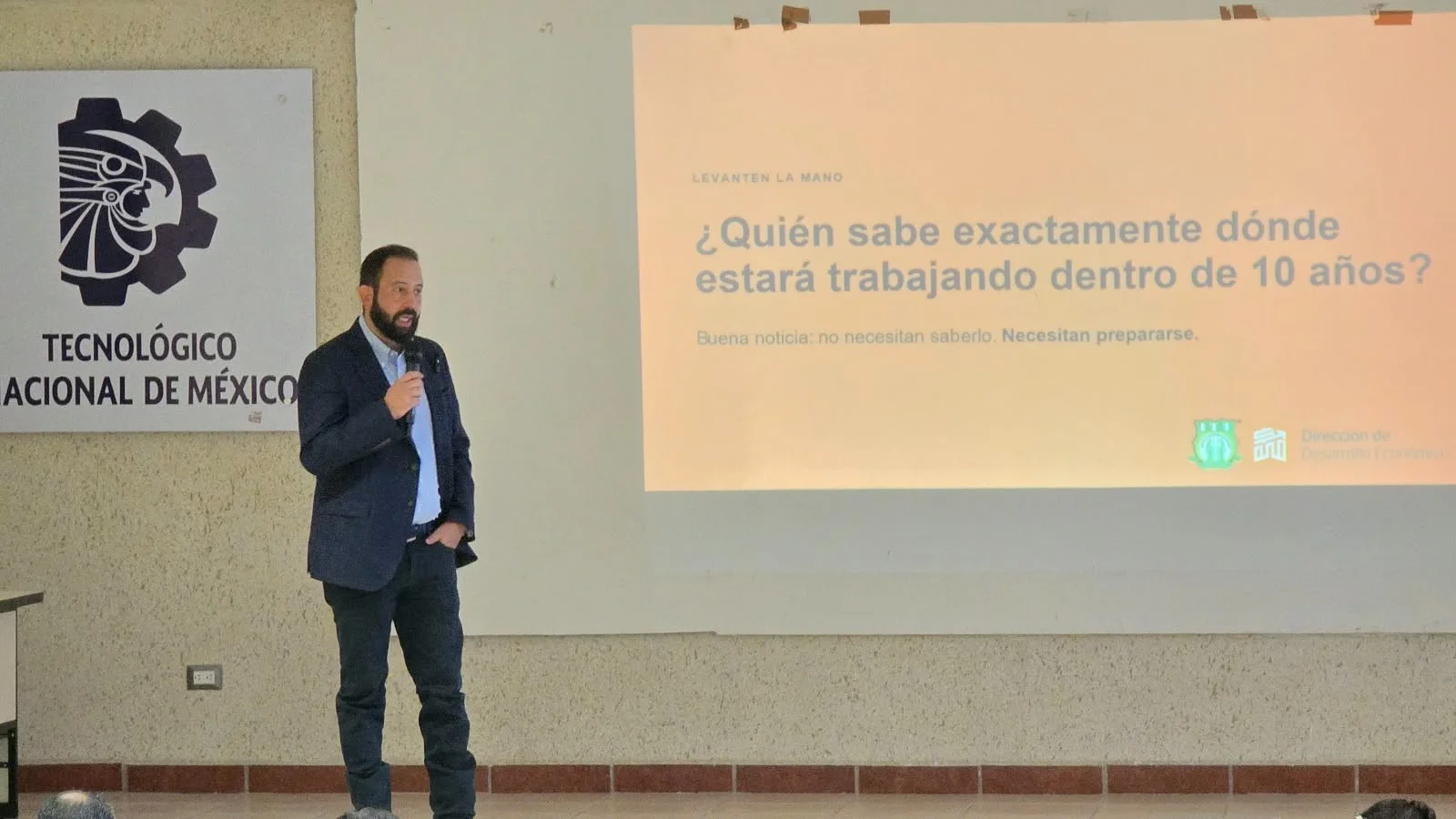 Analizan retos del mercado laboral para futuros ingenieros en el Tecnológico de Torreón