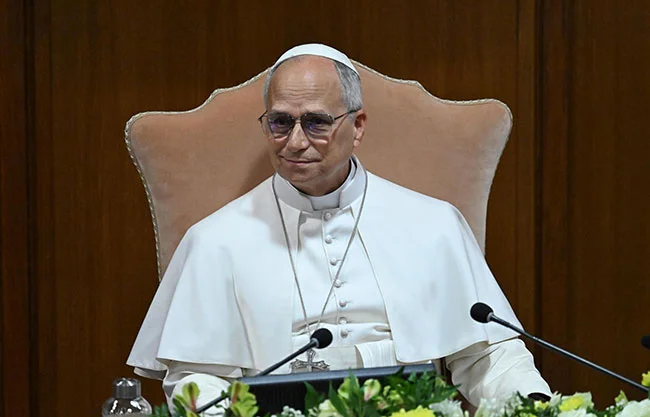 Sheinbaum manda abrazo y buenos deseos al Papa León XIV tras su operación por cáncer de pulmón