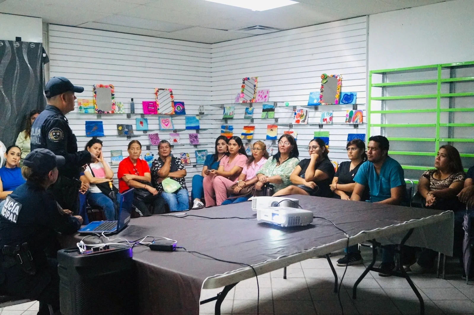 Imparten charla de ciberseguridad para prevenir riesgos en internet en Torreón