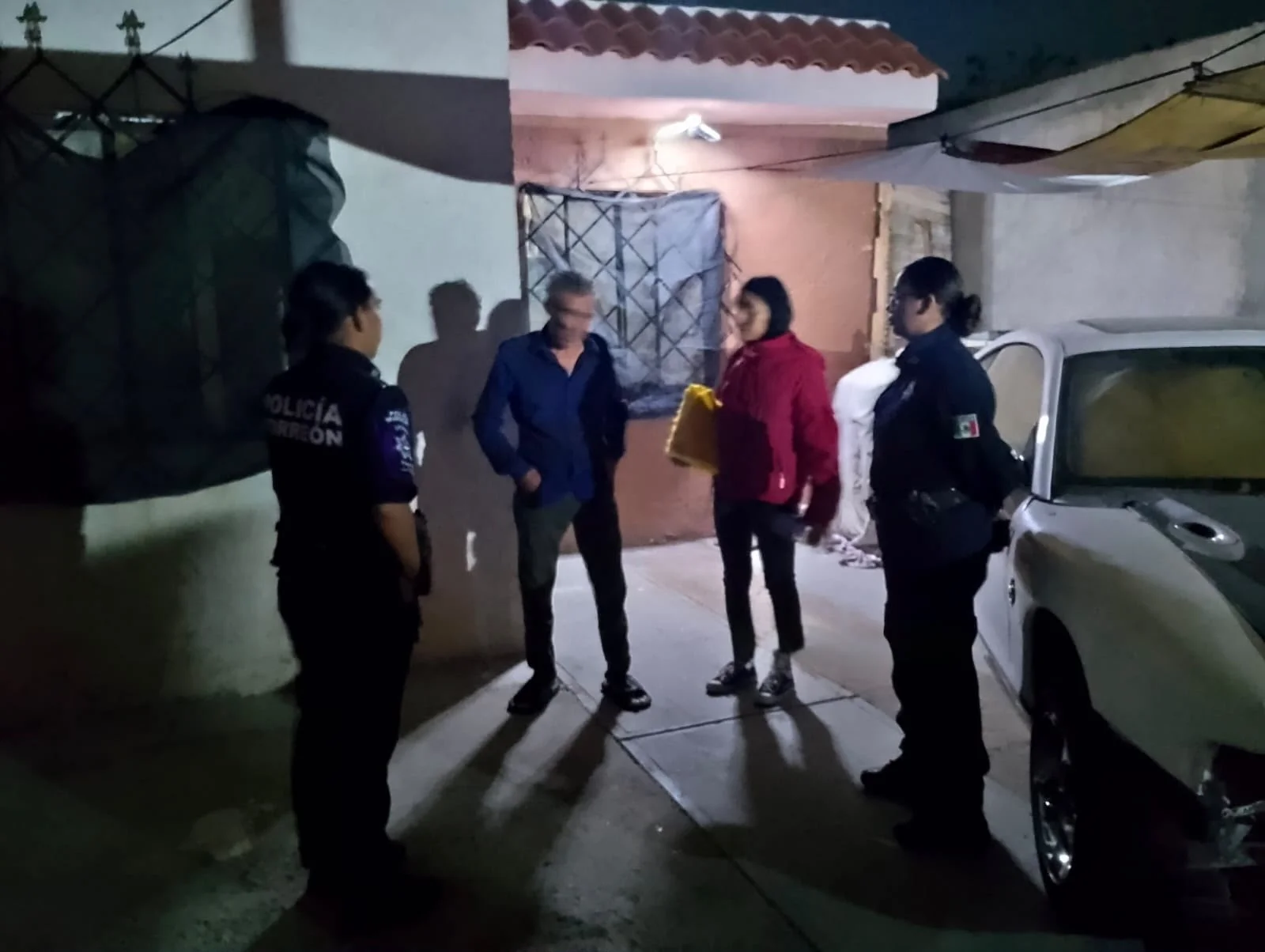 Auxilia Unidad Violeta de Torreón a joven desorientada y la regresa con su familia