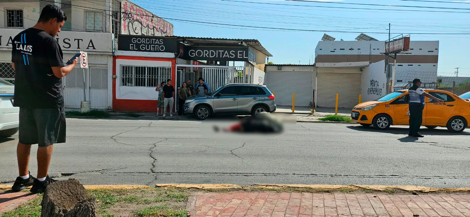 Peatón fallece tras accidente con motociclista sobre la calzada Saltillo 400 en Torreón