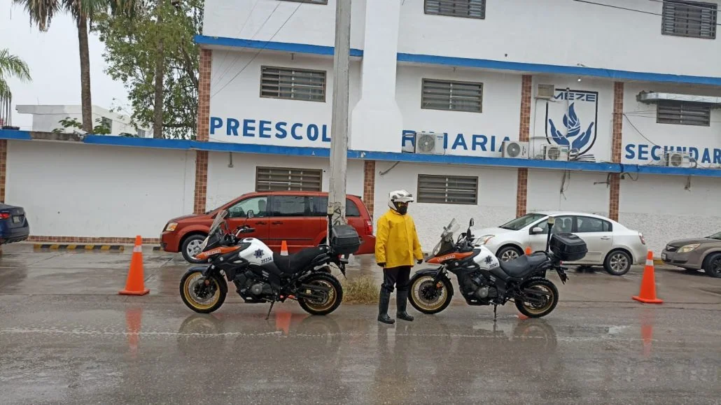 Piden extremar precauciones al conducir en Torreón por lluvias y fuertes vientos