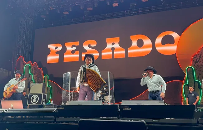 ¡Lleno total! Pesado y La Casetera prenden el Rodeo Saltilo