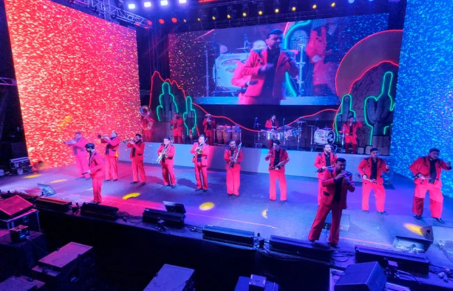 Arrasa El Recodo en el Rodeo Saltillo