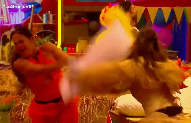 '¡Me pegaste!': Niurka es 'agredida' en La Granja VIP por Mónica Escobedo