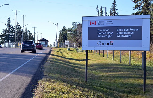 Confirma Carney la muerte de cuatro soldados en un incendio en una base canadiense