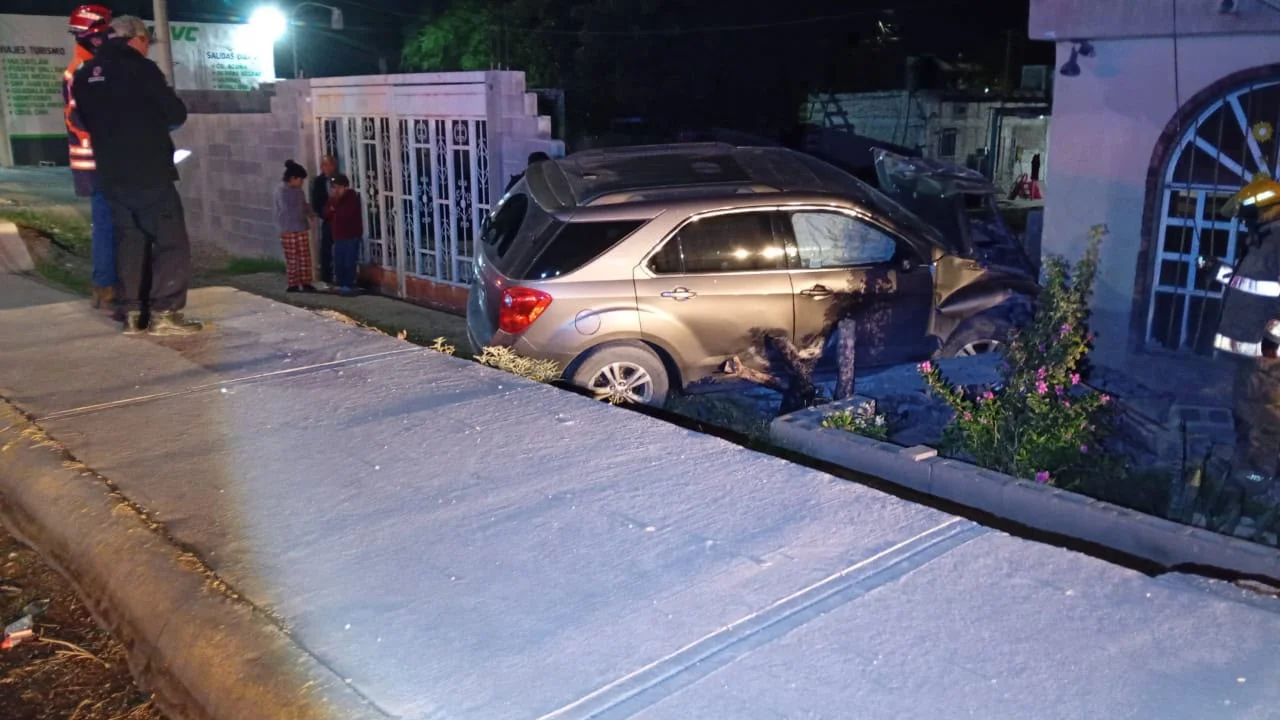 Conductor se impacta contra vivienda en Matamoros