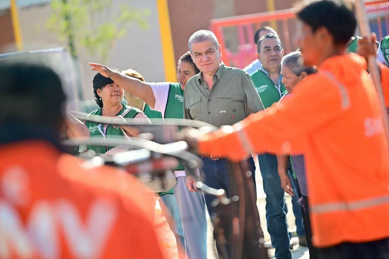 Alcalde Miguel Riquelme destaca rehabilitación de más de 15 mil metros cuadrados en dos colonias de Torreón