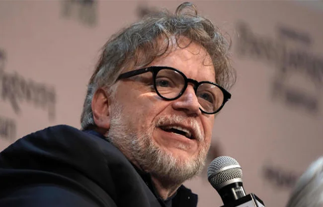 Advierte Guillermo del Toro que el fascismo puede ponerse de moda otra vez