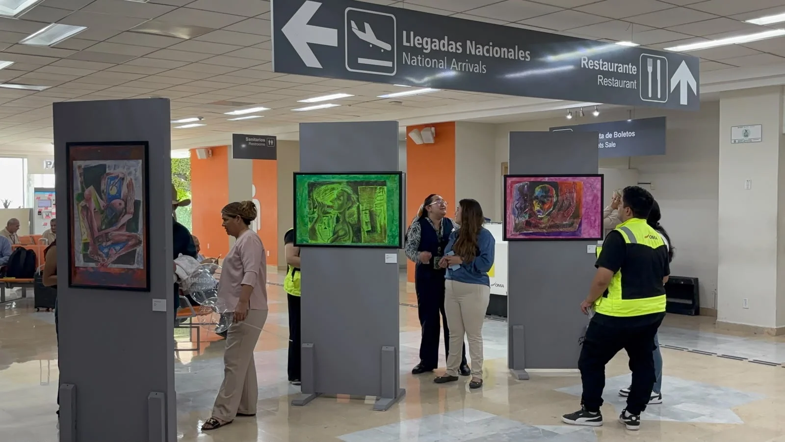 Instalan exposición “Sujeto B” en el aeropuerto de Torreón