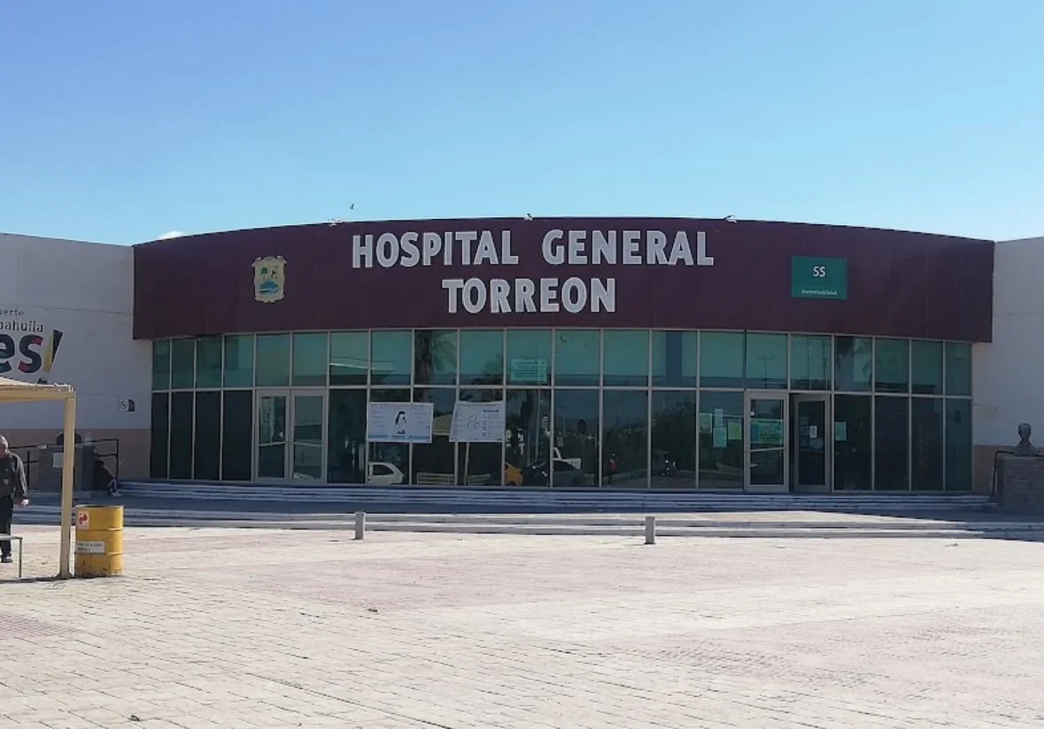 Motociclista de 14 años grave tras accidente en Torreón; acompañante de 12 años se encuentra hospitalizada