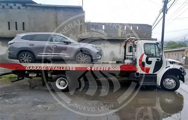 Hallan camioneta usada en doble ejecución de ex policías en Gómez Morín, en Monterrey