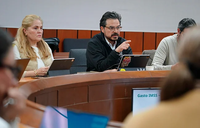 Buenas noticias para trabajadores del IMSS: Tendrán aumento salarial del 8 por ciento