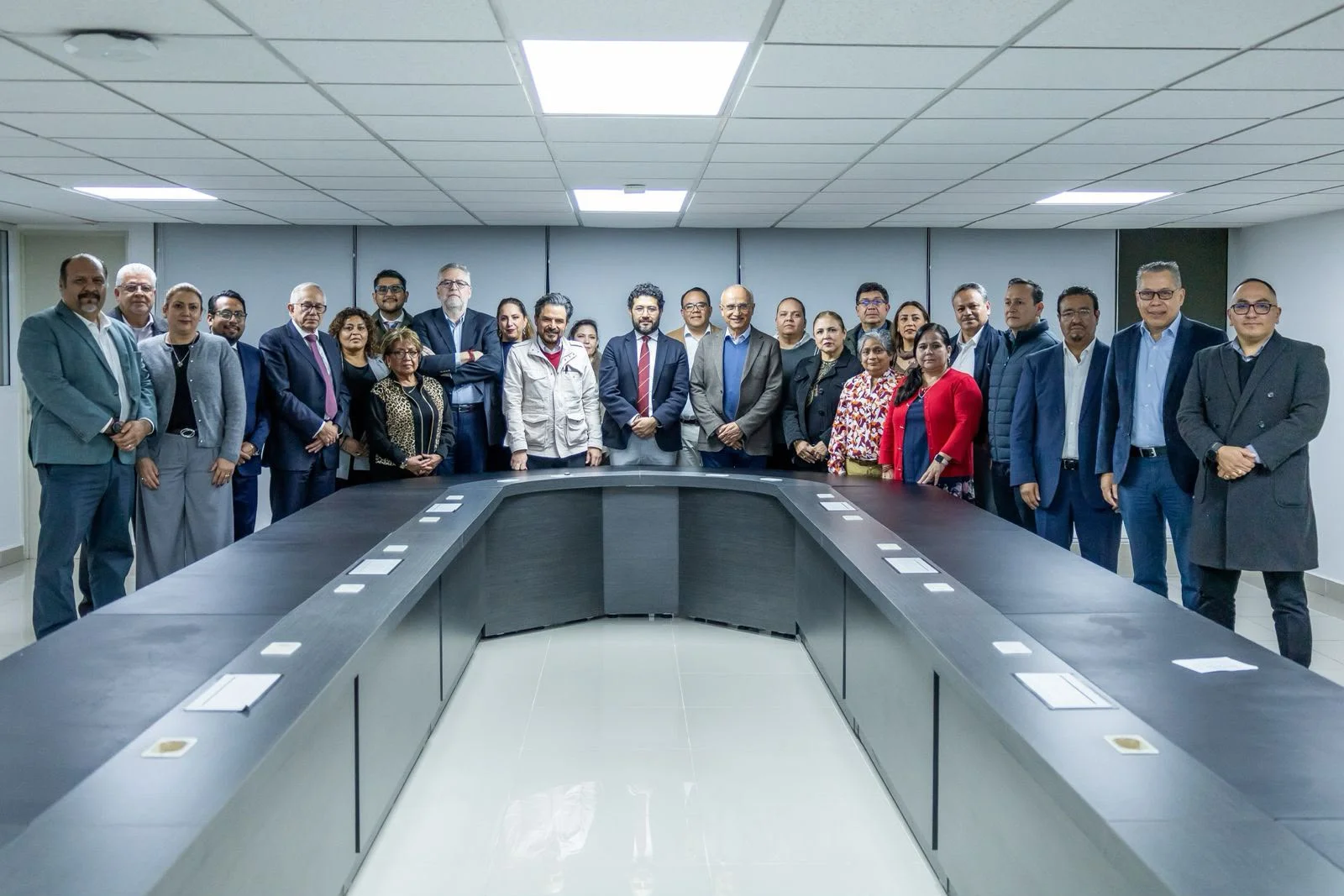 Propone IMSS aumento salarial de 8% y mejoras en atención médica