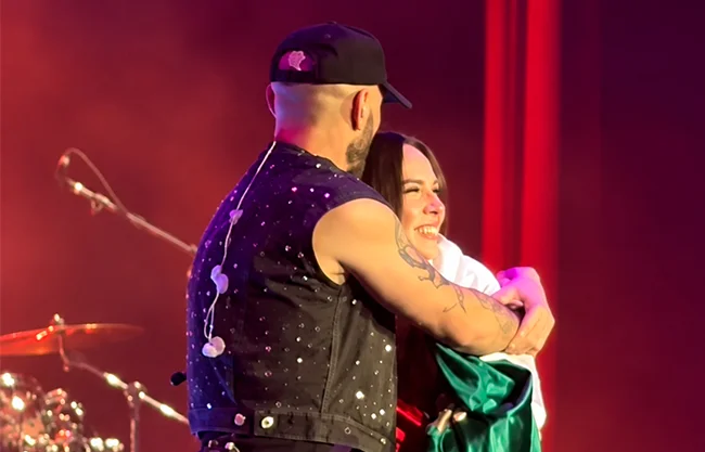 Jesse y Joy se despiden con un abrazo en el Auditorio Nacional